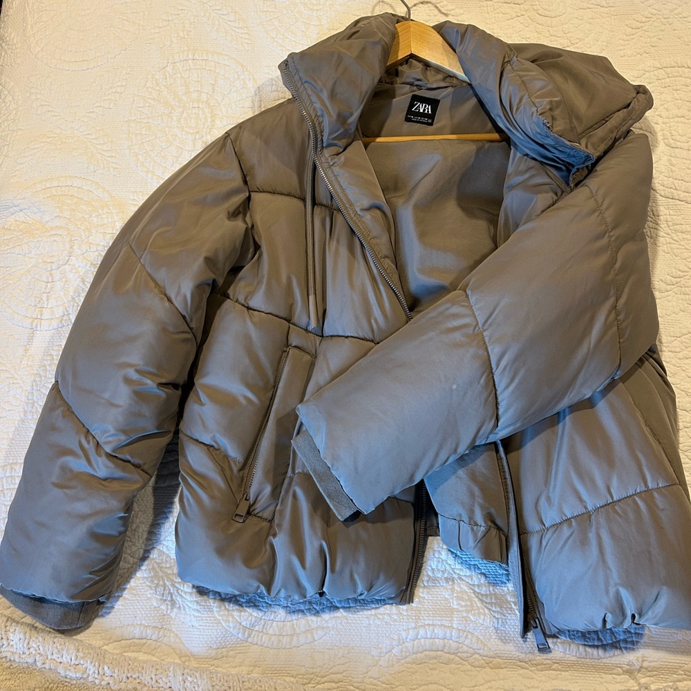 WOMENS ZARA PUFFER WORN ONCE